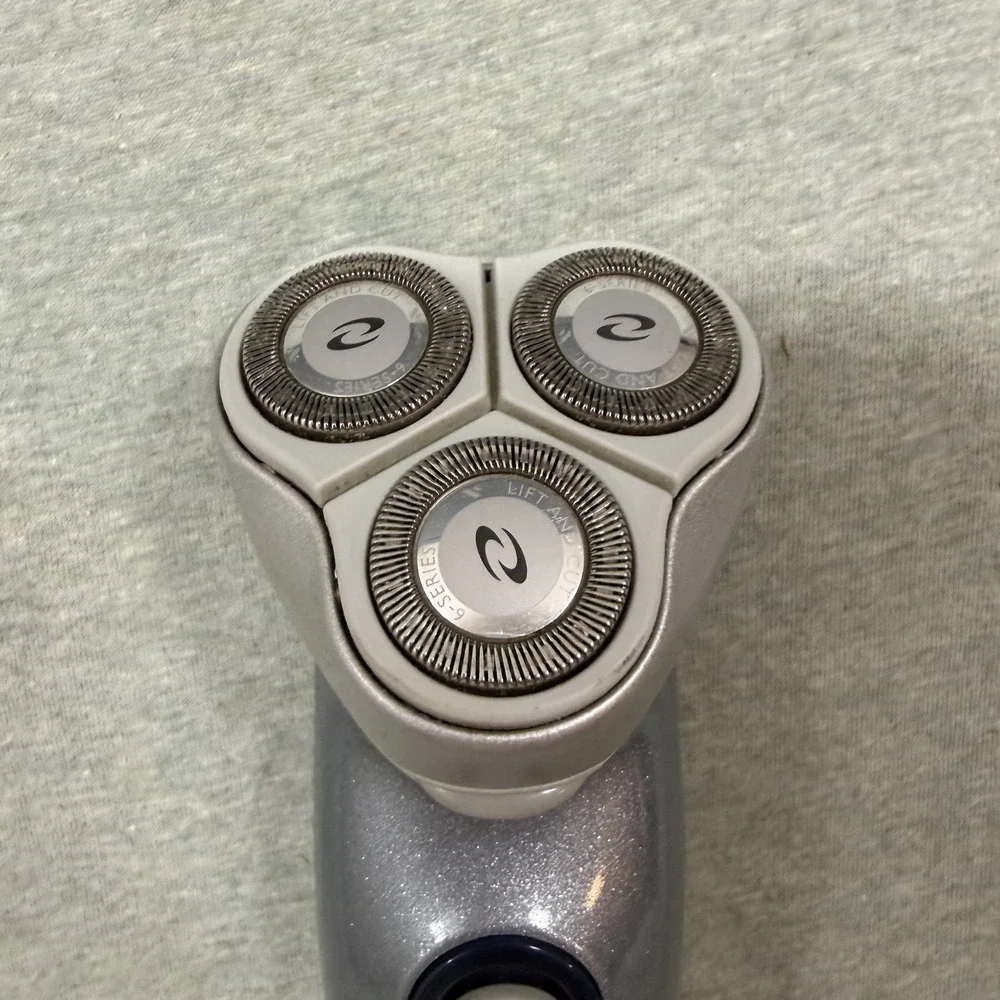 Philips Norelco Electric Shaver Reflex Plus Razor 6423LC Cobalt Blue NO CORD